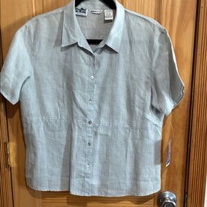 NWT Woman’s Malcolm & Company Marj 100% Irish Linen Fitted Waist Top light blue